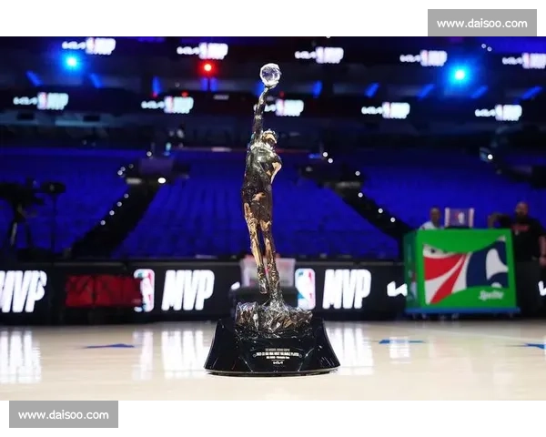 神迹！八万人齐声高呼MVP，他一个人扛起了一座奖杯